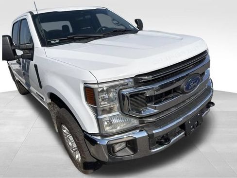 Used 2022 Ford F250 XLT w/ XLT Value Package AWD/4WD image 6
