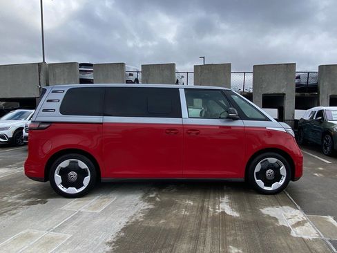 New 2025 Volkswagen ID. Buzz Pro S Plus image 2