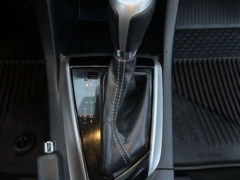 Used 2018 Toyota Corolla SE image 11