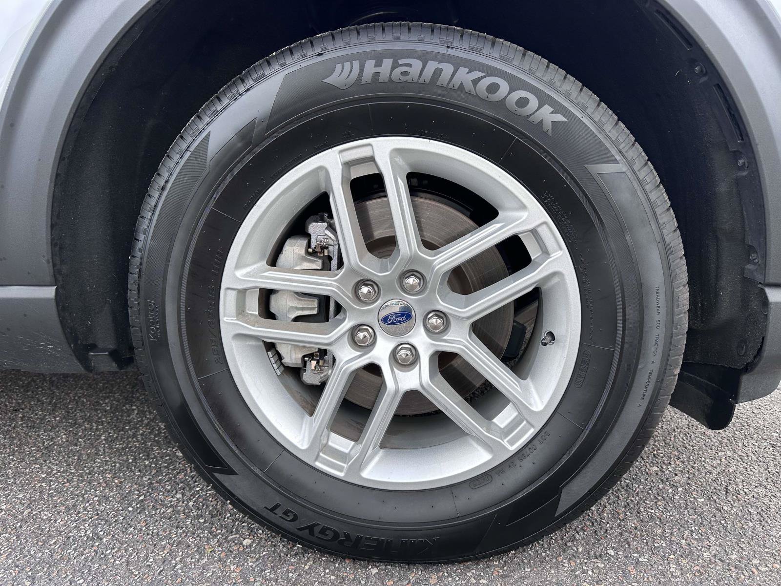 Used 2026 Ford Explorer Active AWD/4WD image 7