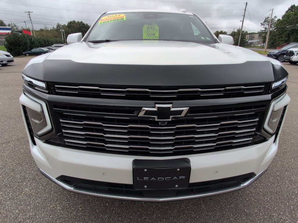 Used 2025 Chevrolet Suburban High Country AWD/4WD image 11