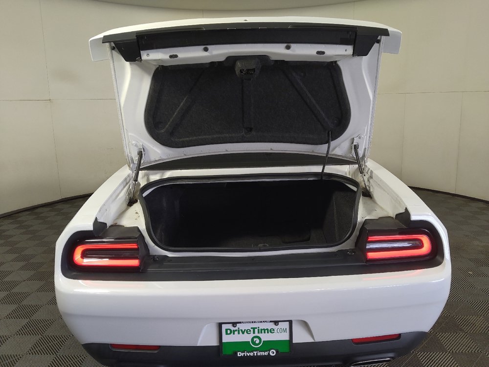 Used 2018 Dodge Challenger SXT RWD image 29