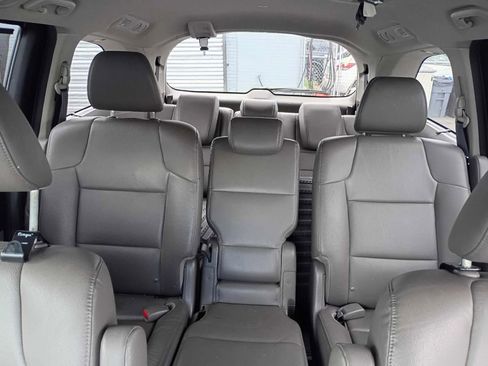 Used 2015 Honda Odyssey Touring Elite image 18
