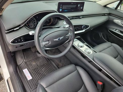 Used 2025 Genesis GV70 2.5T AWD/4WD image 2