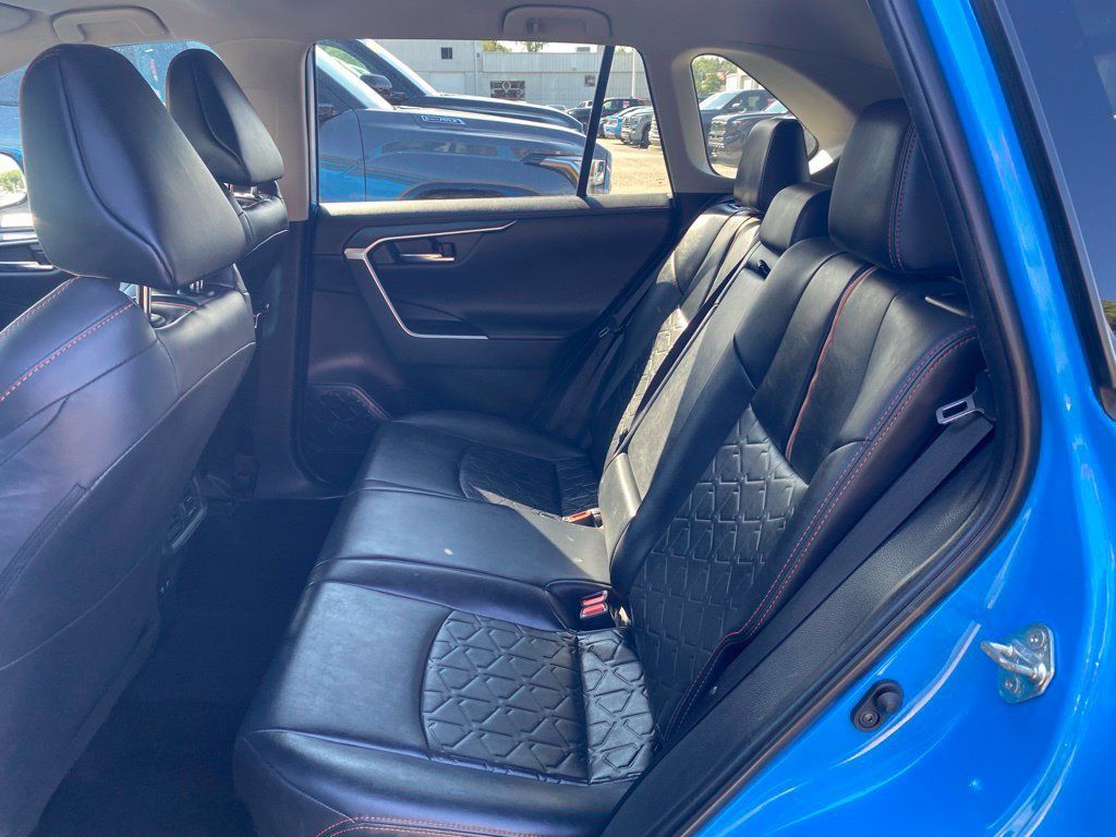 Used 2020 Toyota RAV4 Adventure AWD/4WD image 8