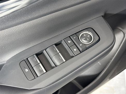 Used 2026 Toyota Prius Plug-In Hybrid FWD image 31