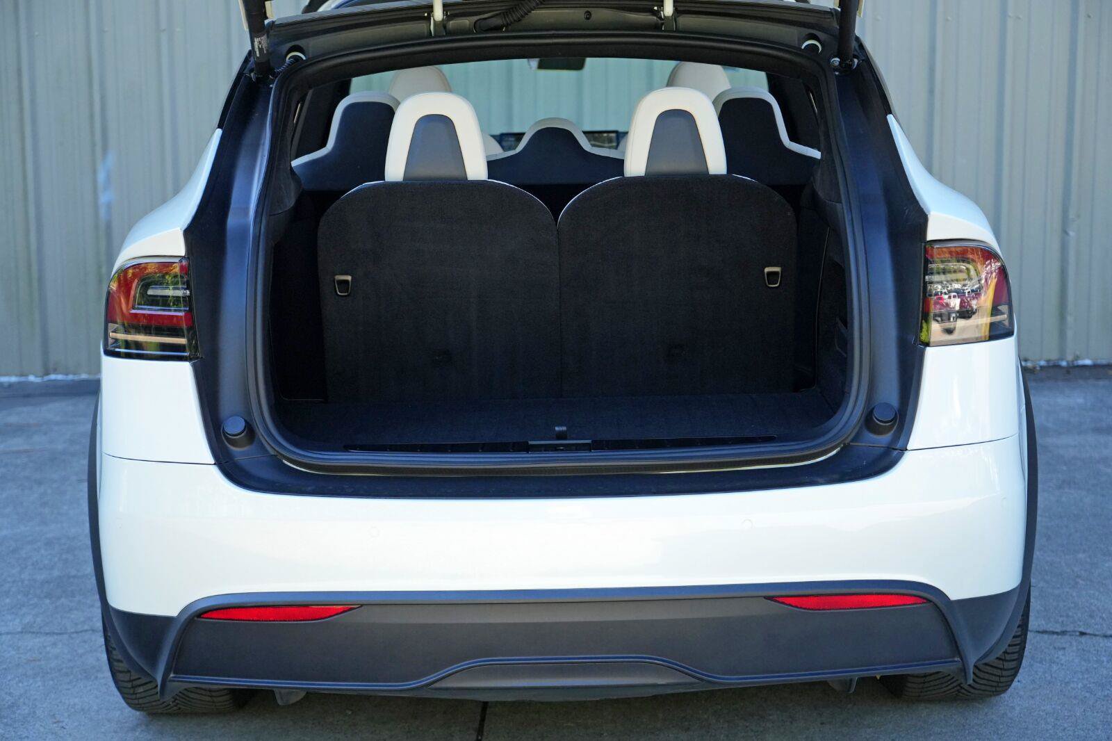 Used 2023 Tesla Model X AWD/4WD image 10