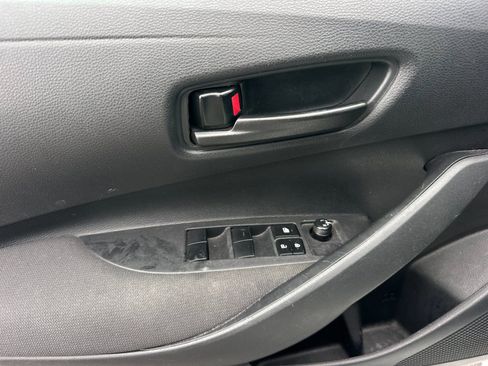 Used 2025 Toyota Corolla LE image 10