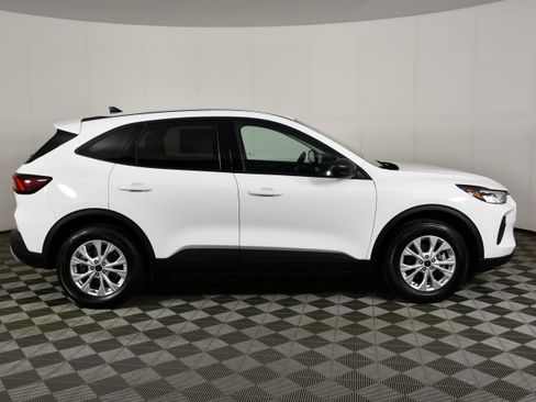 Used 2025 Ford Escape Active AWD/4WD image 4