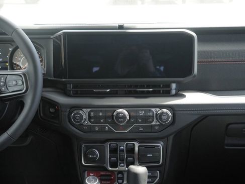 New 2026 Jeep Wrangler Unlimited Rubicon AWD/4WD image 26