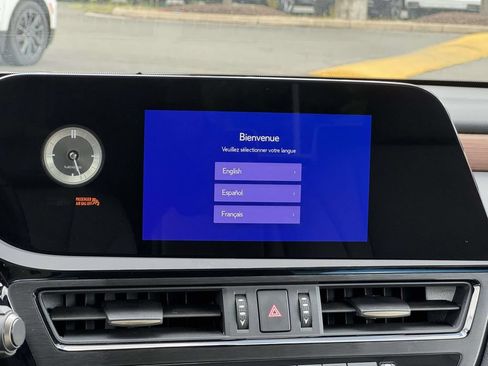 Used 2025 Lexus ES 350 w/ Premium Package FWD image 10