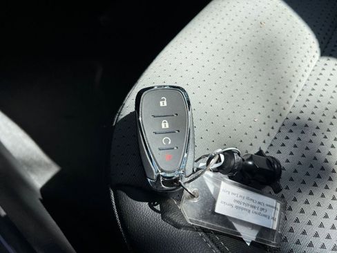 Used 2025 Chevrolet Trax LT image 18