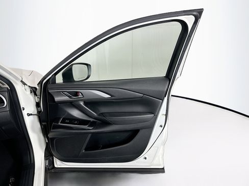 Used 2018 MAZDA CX-9 Touring image 33