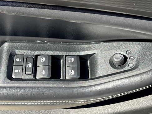 Used 2023 Jeep Grand Cherokee L Laredo w/ Luxury Tech Group I AWD/4WD image 17