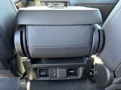 Used 2025 GMC Sierra 1500 SLT AWD/4WD image 21