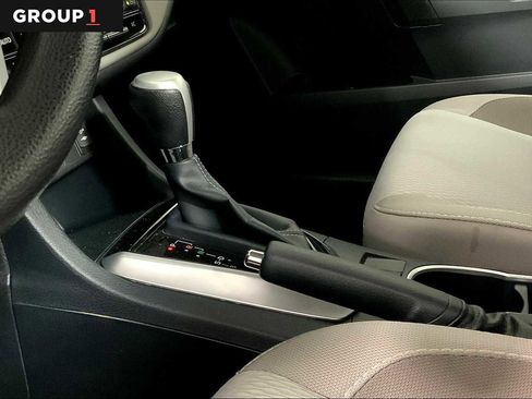 Used 2018 Toyota Corolla LE image 15