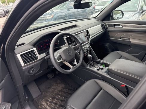 Certified 2023 Volkswagen Atlas Cross Sport SE image 2