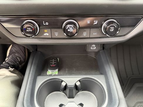 Used 2024 Honda HR-V LX image 23