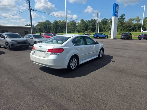 Used 2011 Subaru Legacy 2.5i Premium AWD/4WD image 3