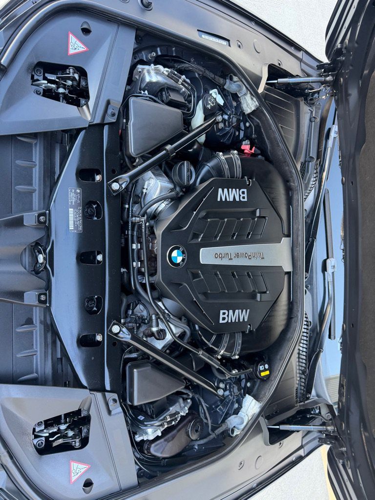 Used 2014 BMW 750Li xDrive AWD/4WD image 36