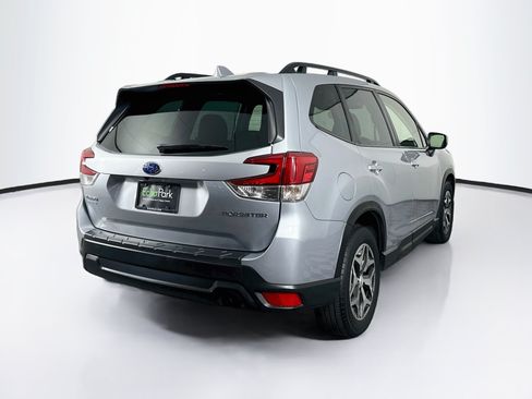 Used 2022 Subaru Forester Premium w/ Popular Package #1 AWD/4WD image 9