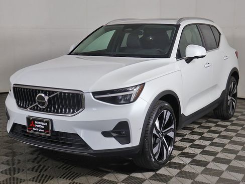 Used 2023 Volvo XC40 B5 Plus w/ Protection Package Premier AWD/4WD image 10