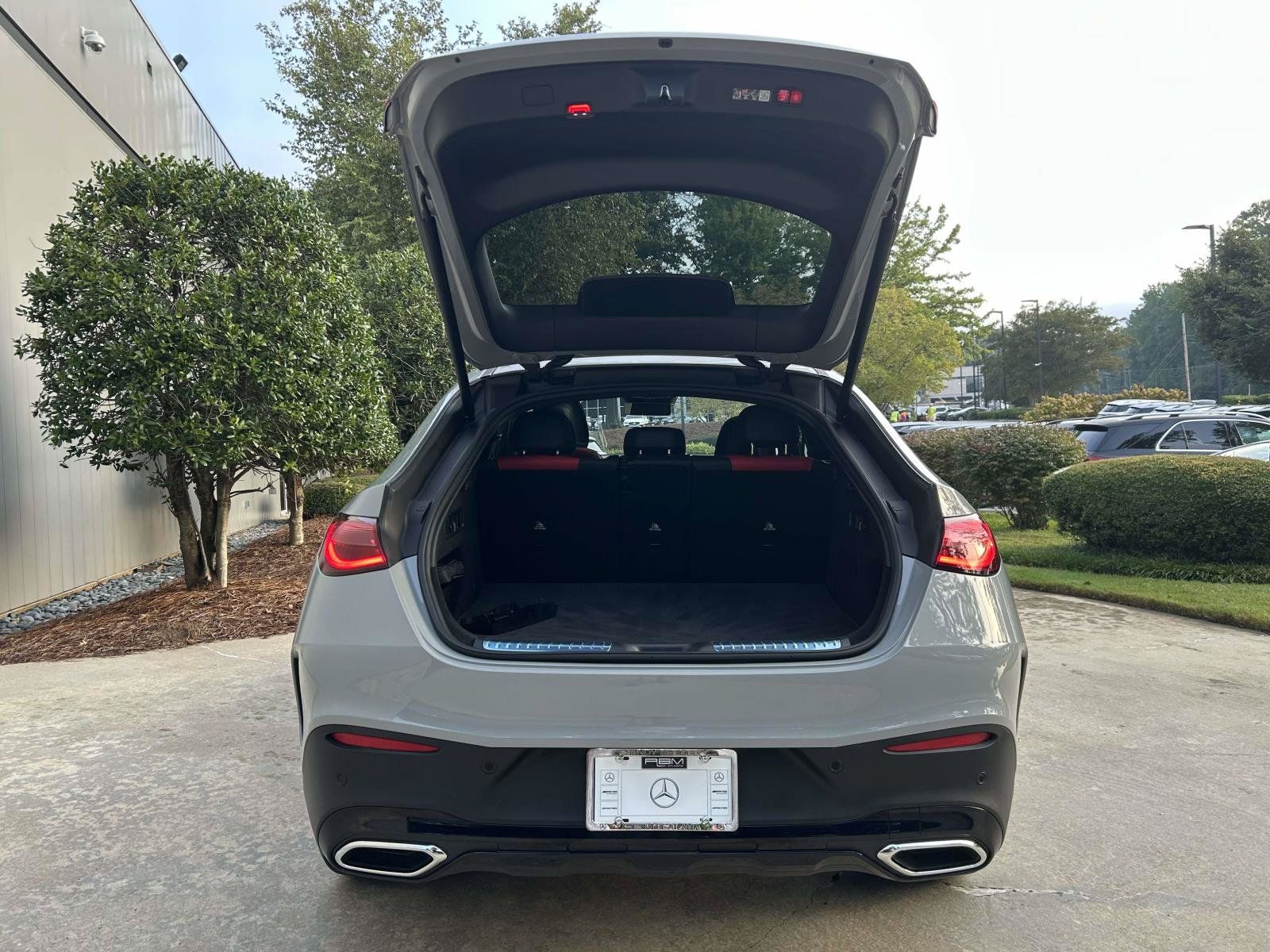 Certified 2025 Mercedes-Benz GLC 300 4MATIC image 9