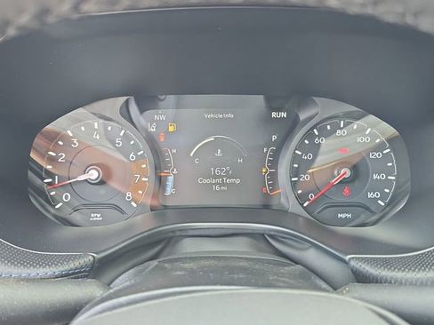 New 2025 Jeep Compass Latitude w/ Sun & Sound Group image 28