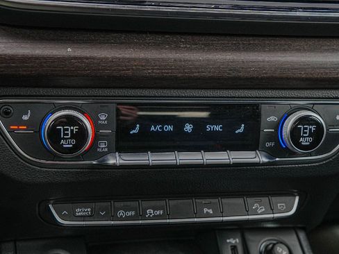 Used 2023 Audi Q5 2.0T Premium w/ Convenience Package image 17