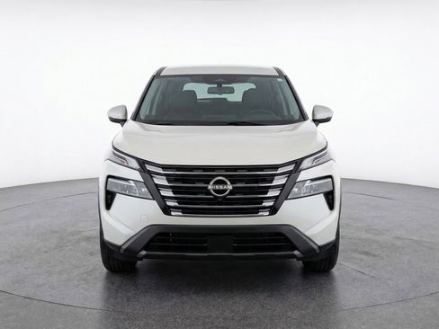 Used 2025 Nissan Rogue SV AWD/4WD image 2