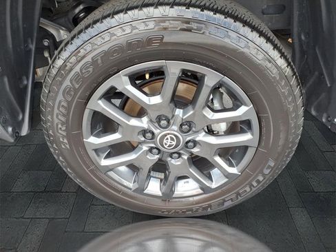Used 2025 Toyota Tundra Platinum AWD/4WD image 15