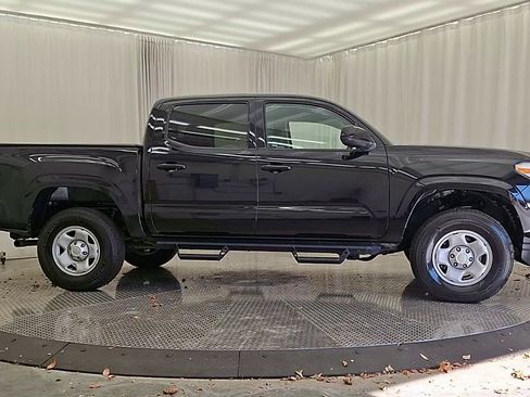 Certified 2022 Toyota Tacoma SR image 6