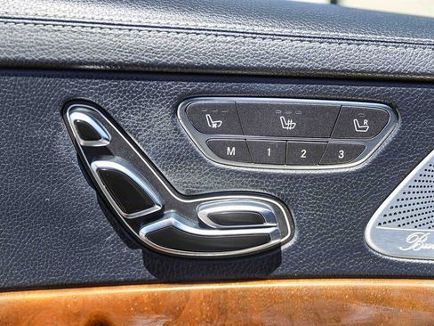 Used 2015 Mercedes-Benz S 550 Sedan image 26