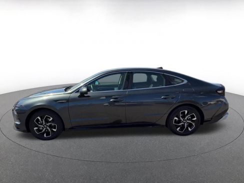 Used 2025 Hyundai Sonata SEL FWD image 9