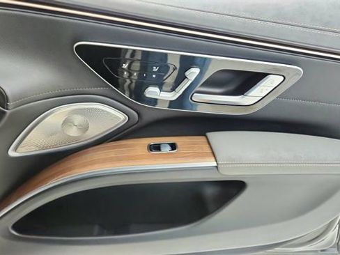 Used 2022 Mercedes-Benz EQS 450+ Sedan image 23