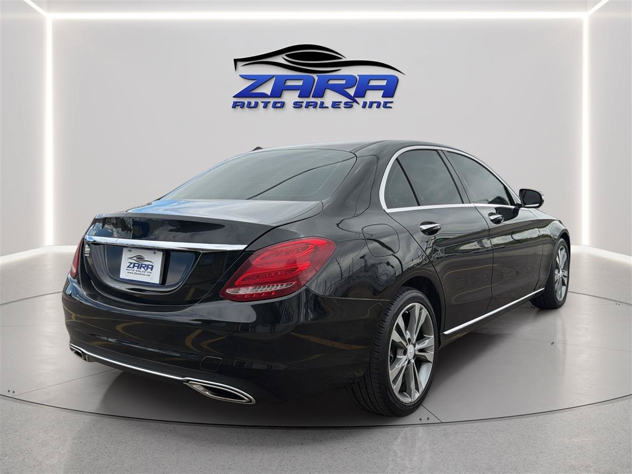 Used 2015 Mercedes-Benz C 300 4MATIC Sedan image 7
