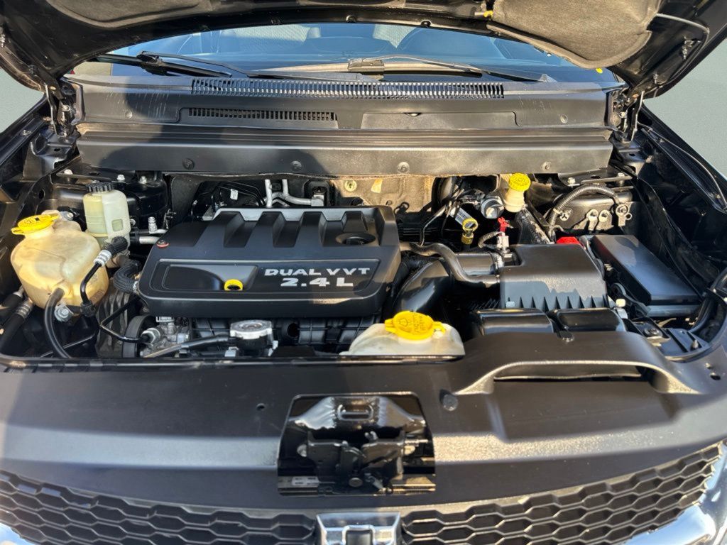 Used 2015 Dodge Journey SXT w/ Flexible Seating Group FWD image 29