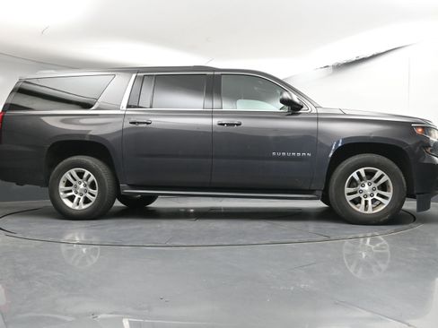 Used 2017 Chevrolet Suburban LS image 29