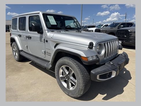Used 2022 Jeep Wrangler Unlimited Sahara w/ Cold Weather Group AWD/4WD image 1