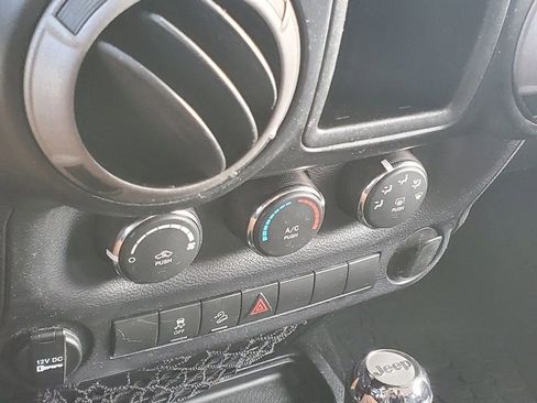 Used 2015 Jeep Wrangler Unlimited Sport w/ Connectivity Group image 23