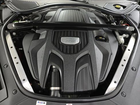 Used 2018 Porsche Panamera 4 Executive w/ Dark Walnut Interior Package image 11