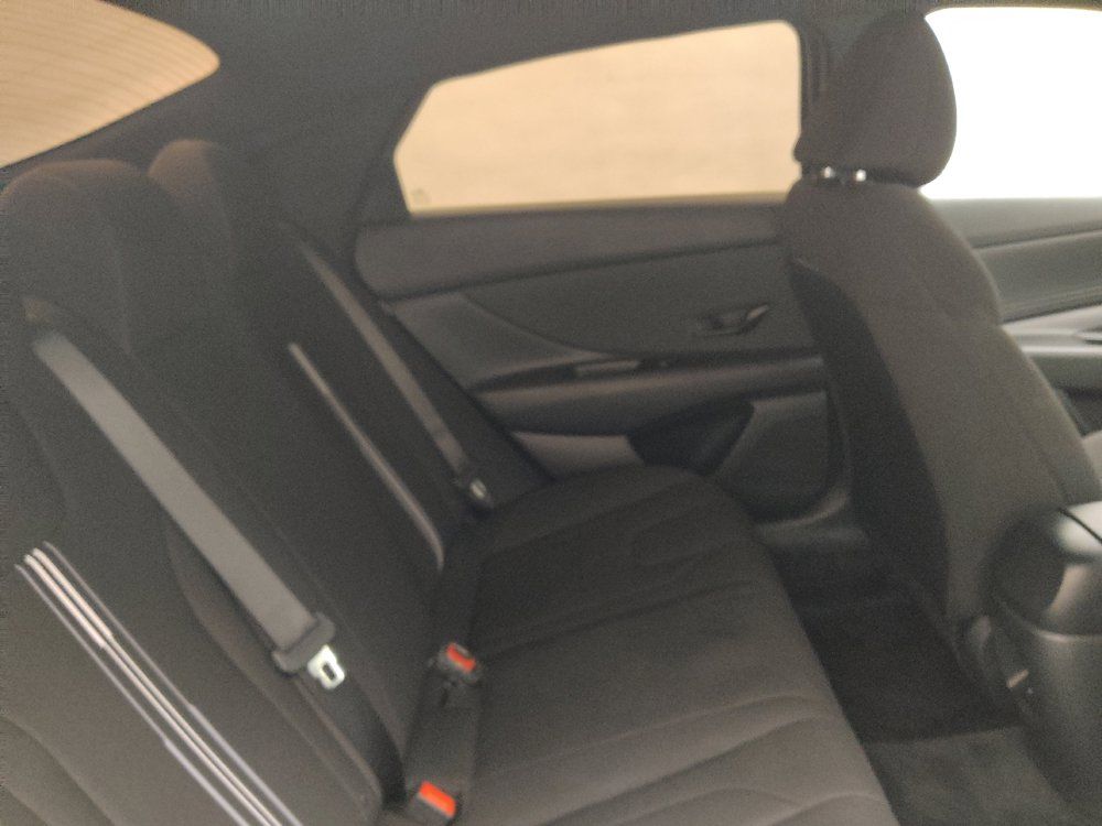Used 2025 Hyundai Elantra Sport FWD image 19
