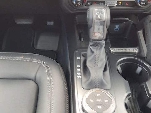 New 2025 Ford Bronco Badlands image 19