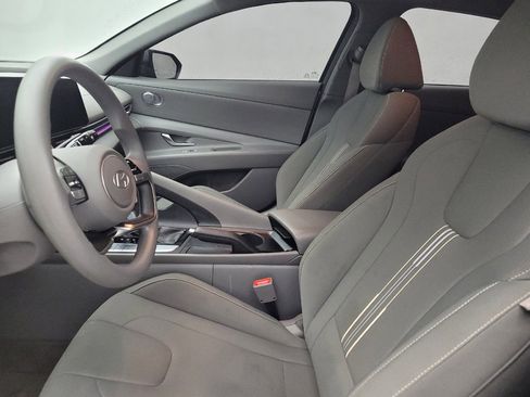 Used 2024 Hyundai Elantra SEL FWD image 17