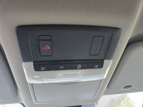 Used 2024 Nissan Rogue SV image 32