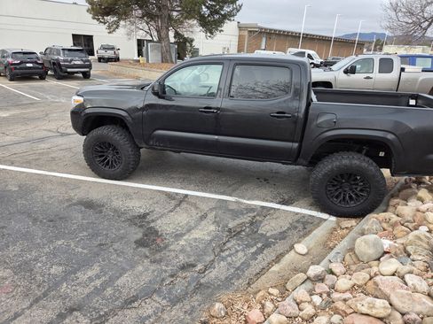 Used 2023 Toyota Tacoma SR image 9