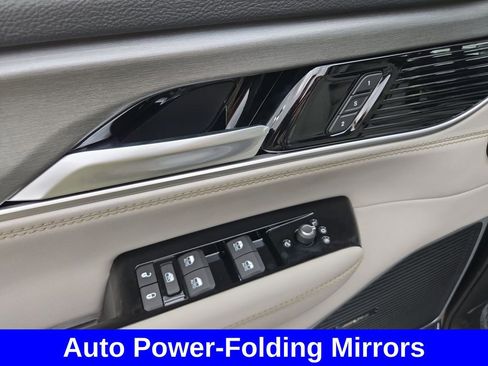 New 2025 Jeep Wagoneer L Series II AWD/4WD image 13