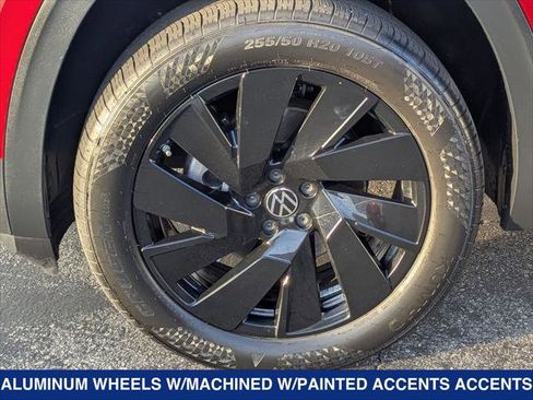 Certified 2024 Volkswagen Atlas SE w/ Panoramic Sunroof Package image 9