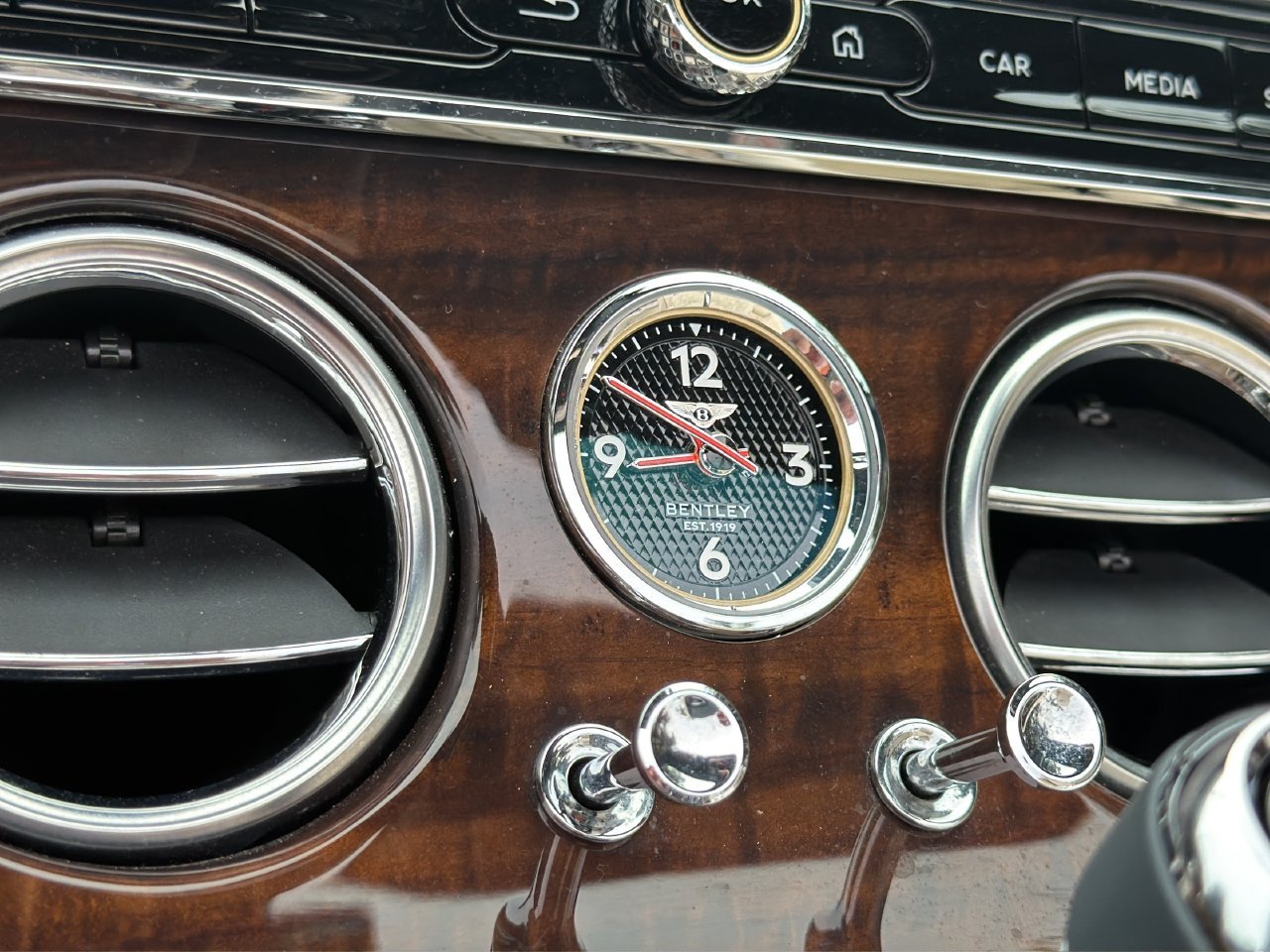 Certified 2022 Bentley Continental GT AWD/4WD image 28