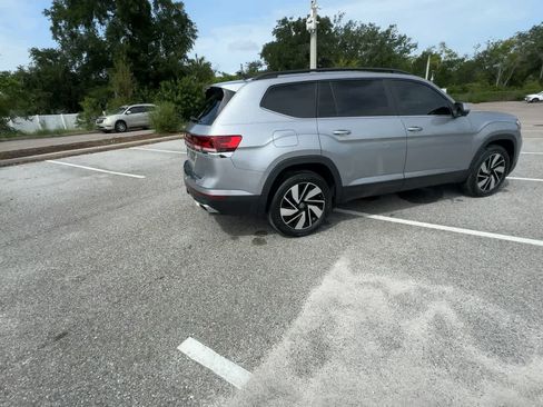 Used 2024 Volkswagen Atlas SE FWD image 8